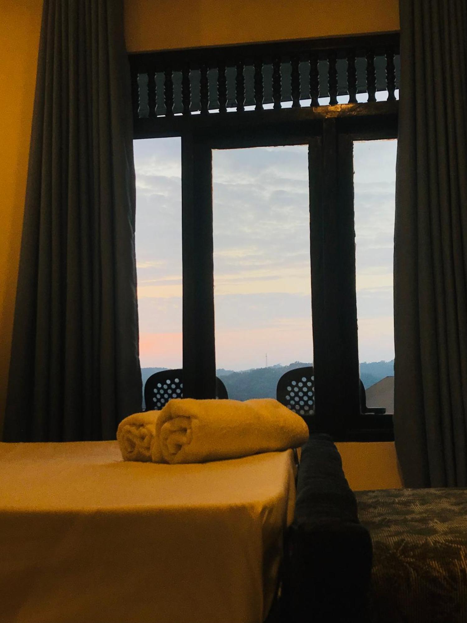 Cloud Nine Villa Kandy Bagian luar foto