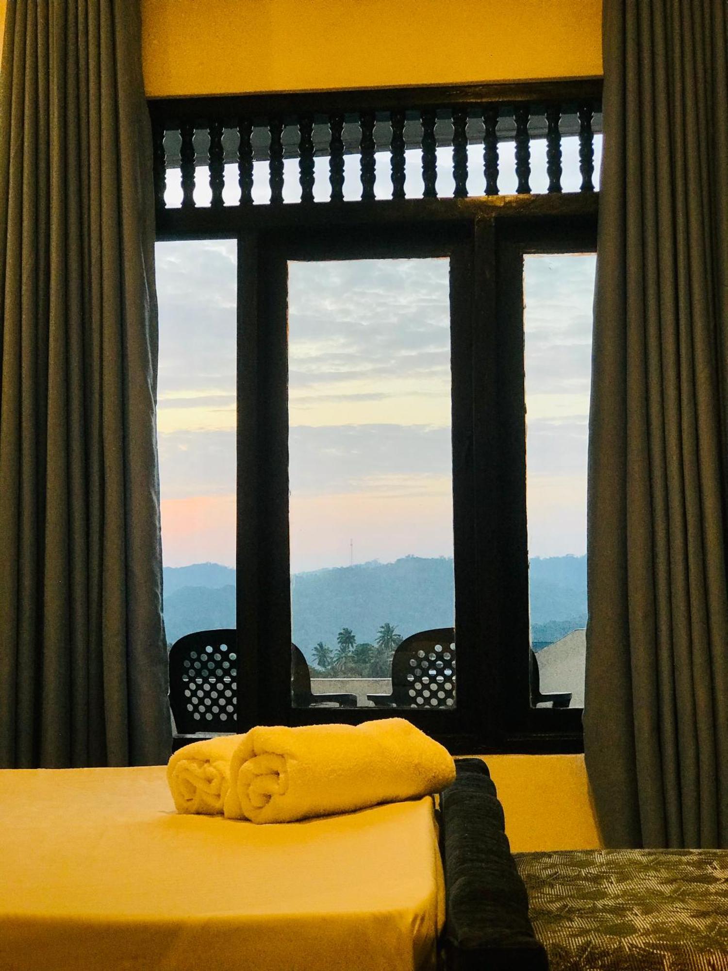 Cloud Nine Villa Kandy Bagian luar foto