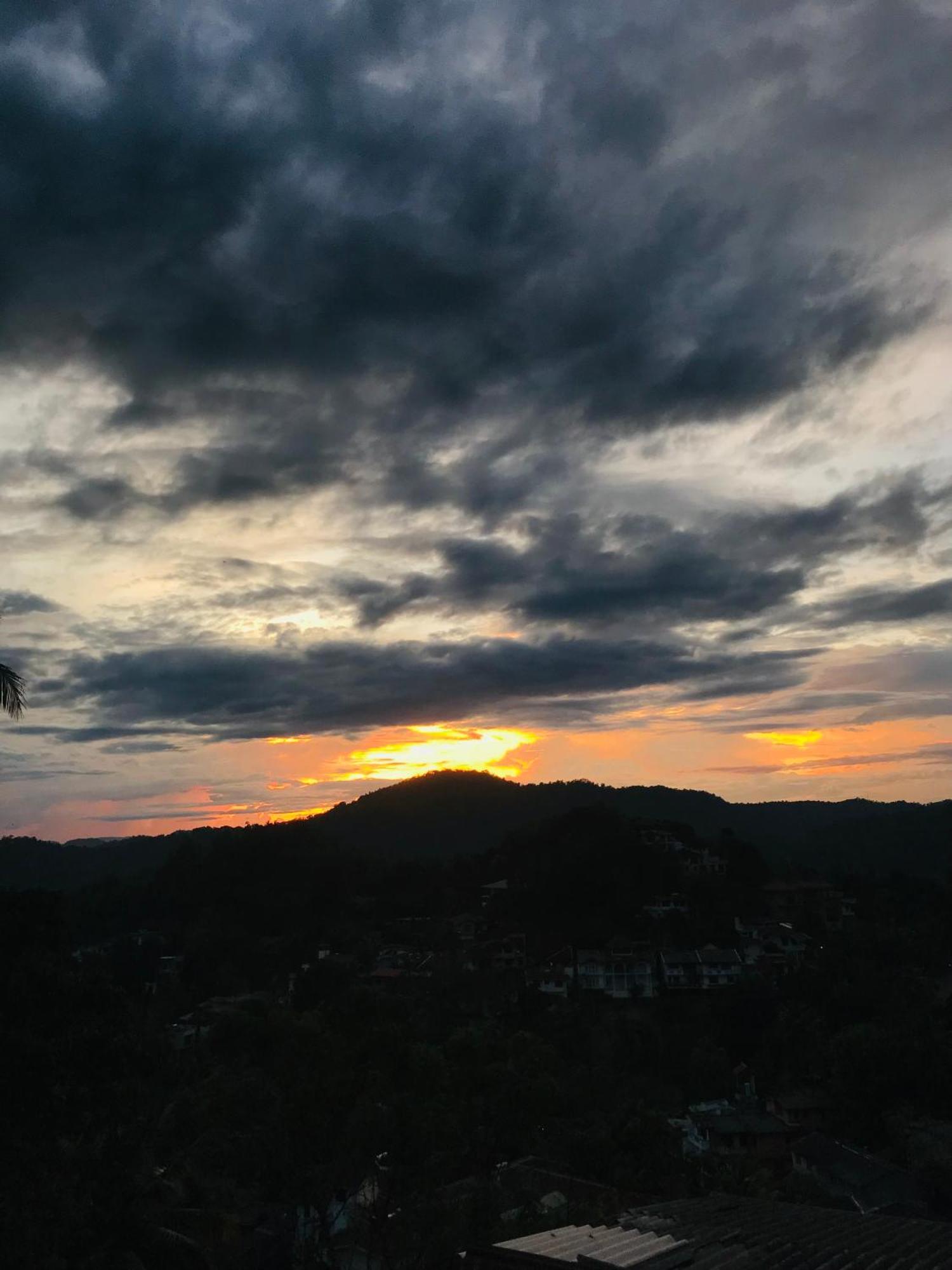 Cloud Nine Villa Kandy Bagian luar foto