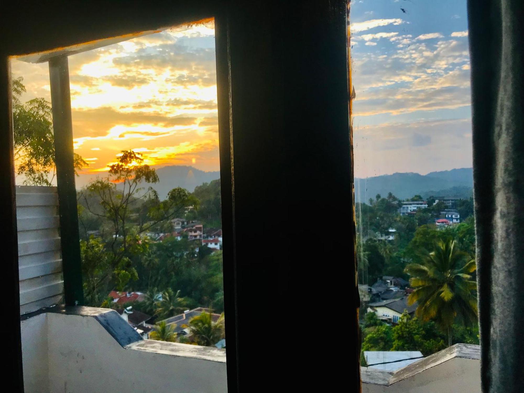 Cloud Nine Villa Kandy Bagian luar foto